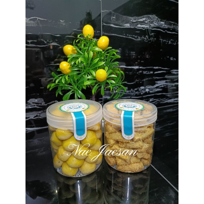 

Paket 2 Varian Kue Nastar dan Kastengel Premium / Kue Kering / Kue Lebaran / Kue Natal Size 600 ml x 2