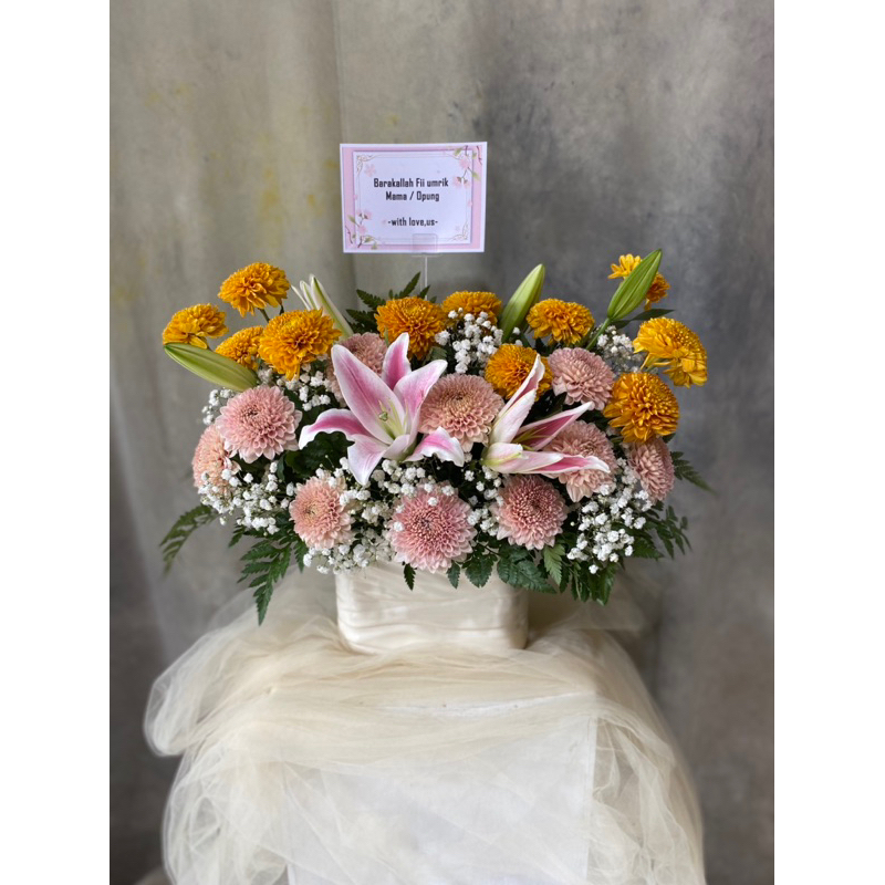 Rangkaian bunga segar / bunga meja / vase bunga segar