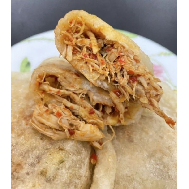 

Cireng gendut isi ayam suwir by Dapoerbynii