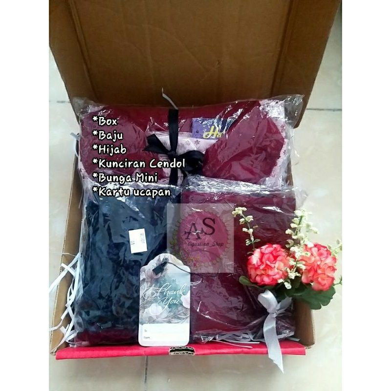 

KADO HAMPERS GIFT BOX BAJU HIJAB BELLA SQUARE MURAH KADO WISUDA HADIAH ULTAH ANNIVERSARY ULANG TAHUN VALENTINE