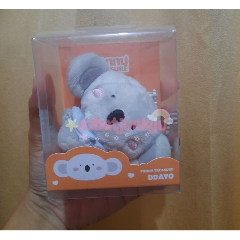 PRELOVED FUNNY TREASURE PLUSH KEYRING DDAYO (DOLL ONLY)