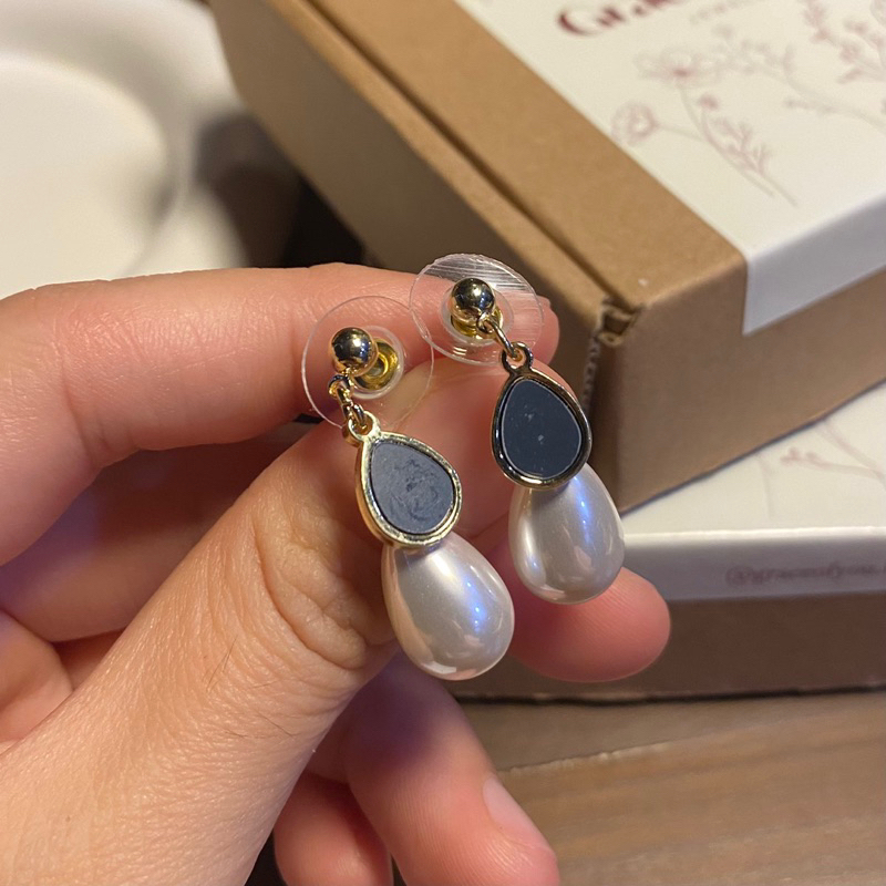 Graceofyou - Noir Pearl Earrings - Anting Mutiara Wanita Elegan - Korea Style KKV