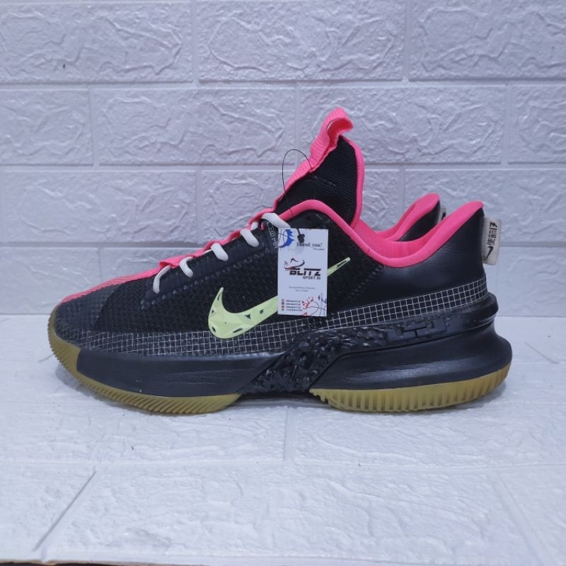 Lebron Ambassador Size 44