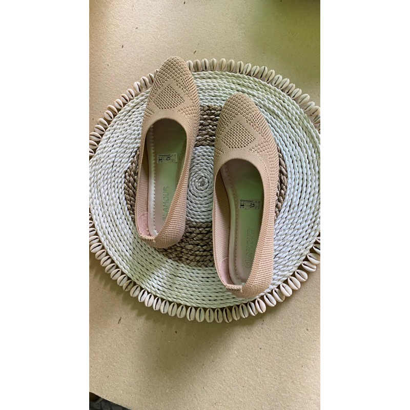 raina flat shoes