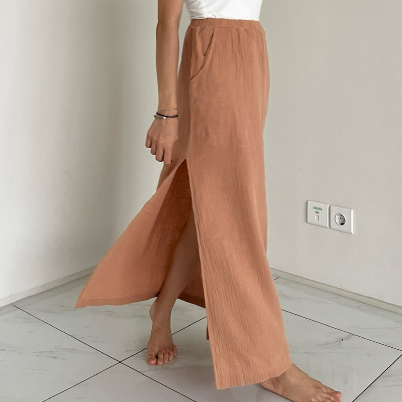 Slit Crinkle Skirt - Rok Bahan Crinkle Belahan