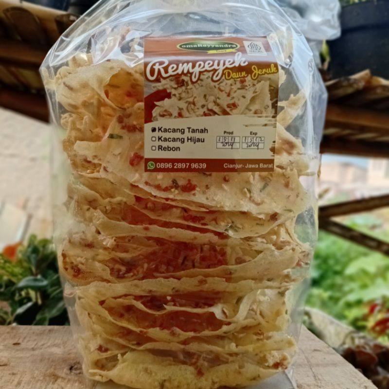 

Rempeyek daun jeruk refill 500 gram