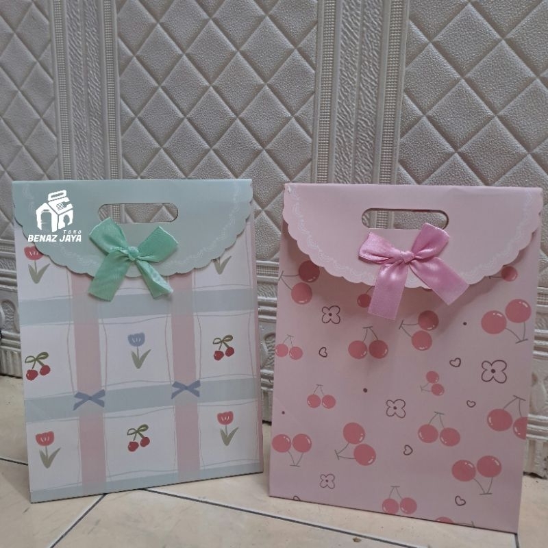 

PAPERBAG MOTIF CHERRY PITA
