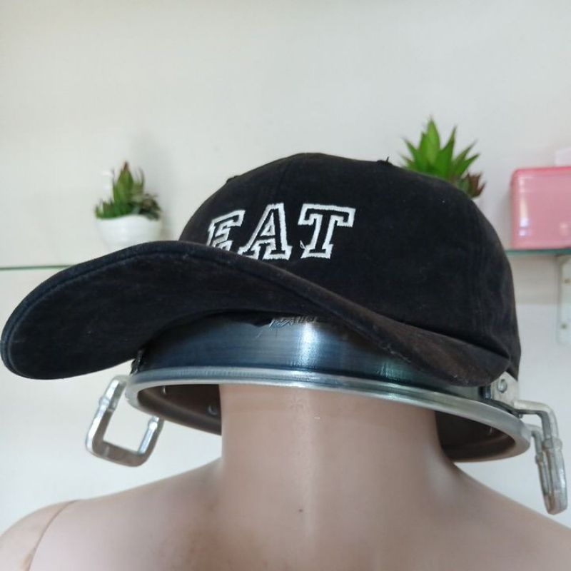 Topi Hitam EAT second stelan besi minus turun warna