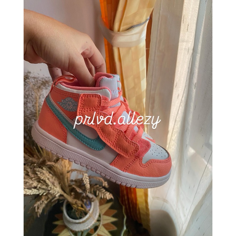 sepatu anak remaja brendong preloved second new nike diadora donatelo onit cotton on