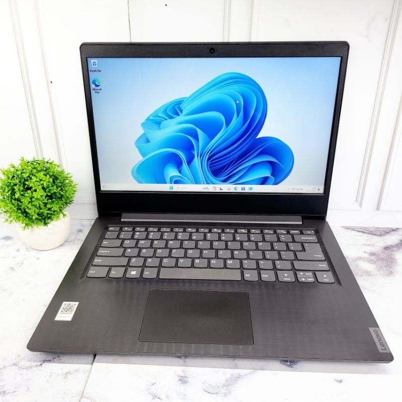 LAPTOP / ULTRABOOK LENOVO AMD ATHLON 3050E RAM 4GB SSD 256GB NVME