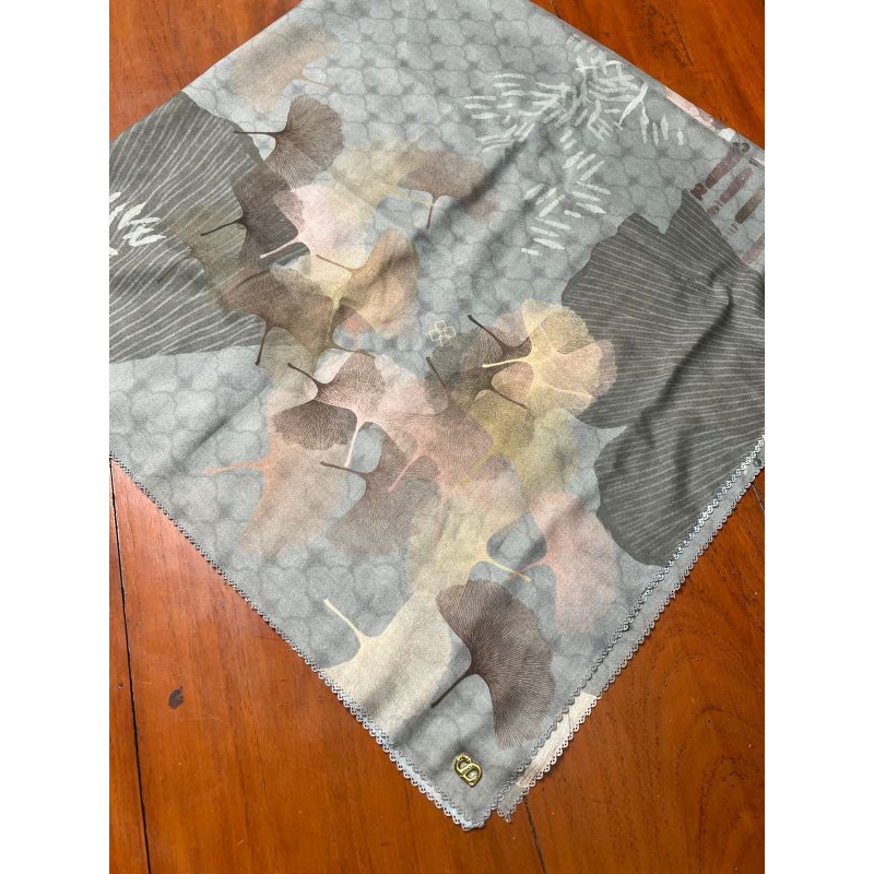 Ginko preloved Buttonscarves