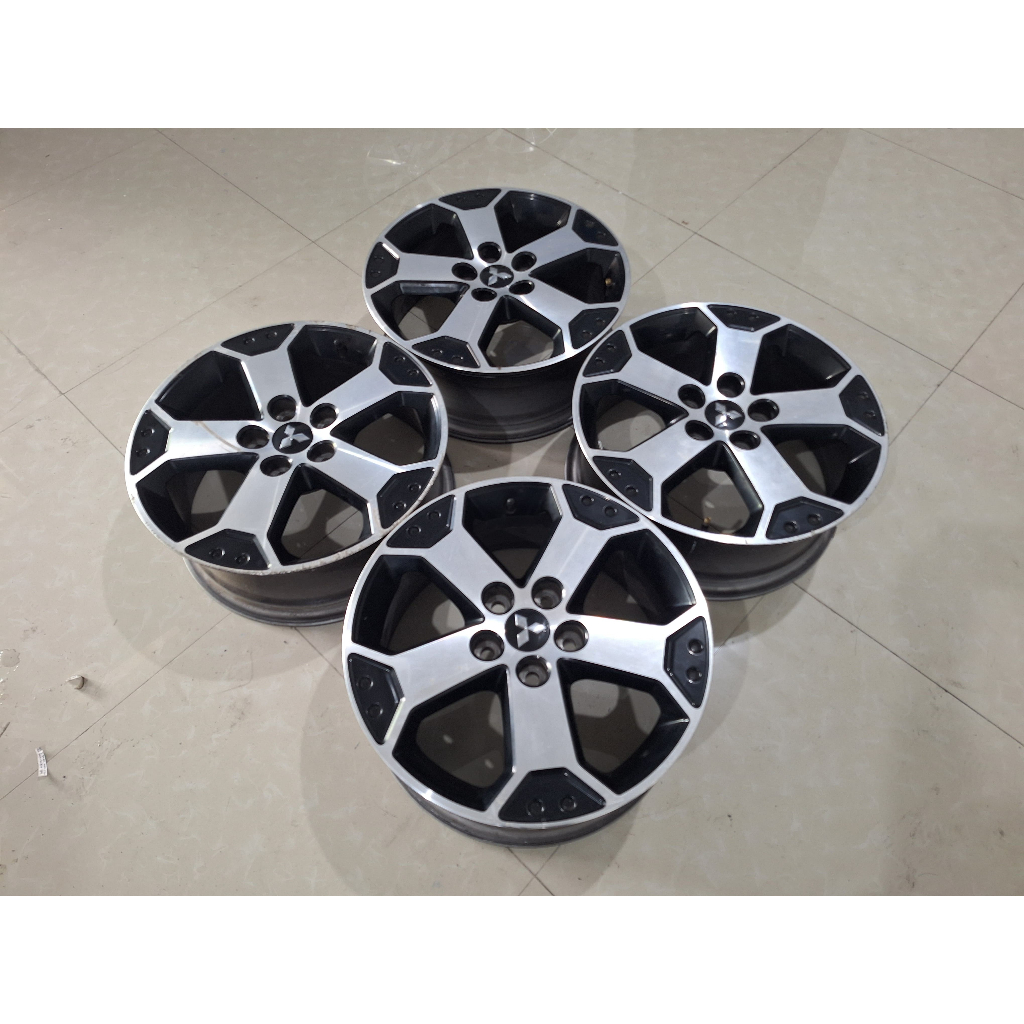 Velg Mobil  Bekas Ring 17 Lubang 5 STD XPANDER CROSS R17X6,5 Hole Baut 5X114,3 ET46