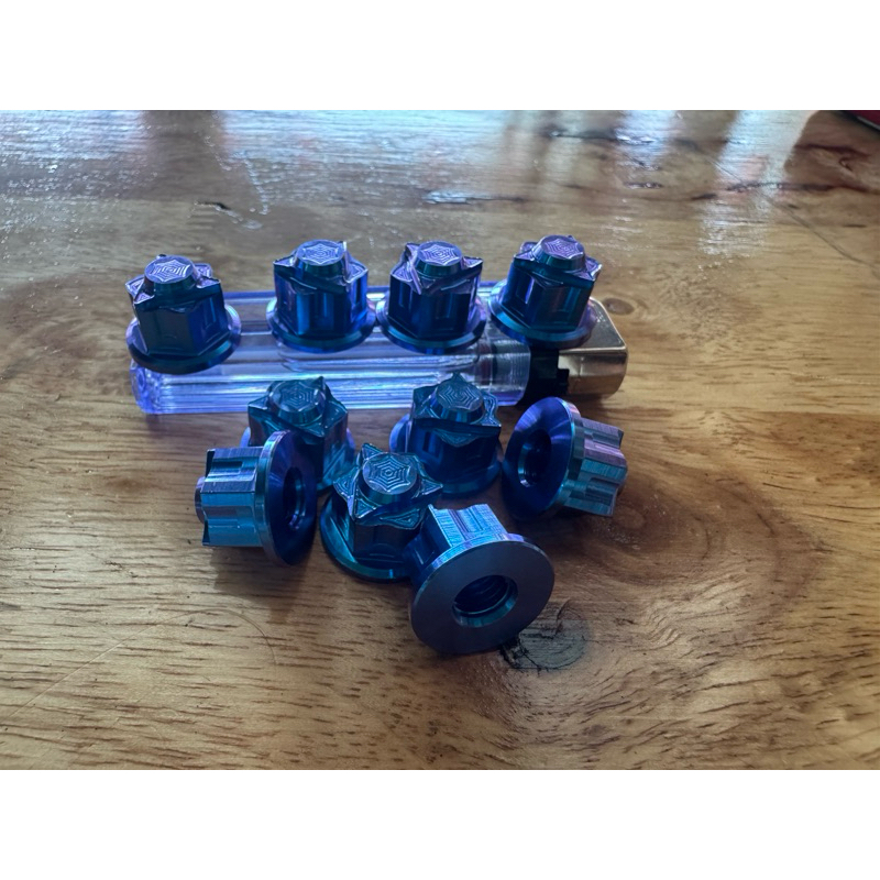 baut titanium mur 12 topi