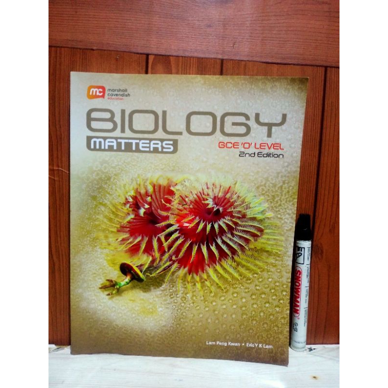 buku biology matters