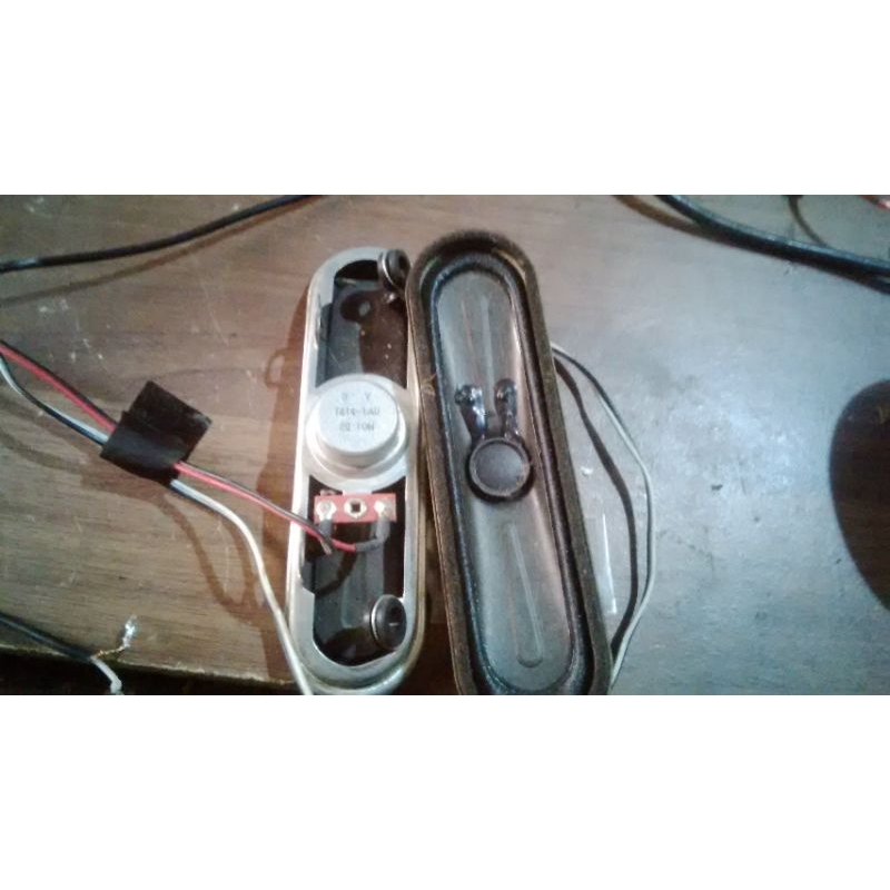 Speaker bekas tv led tcl sepasang