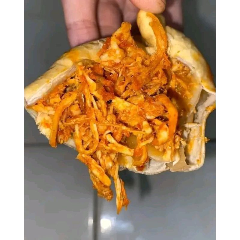 

Cireng isi ayam suwir Pedas murah /Frozenfood