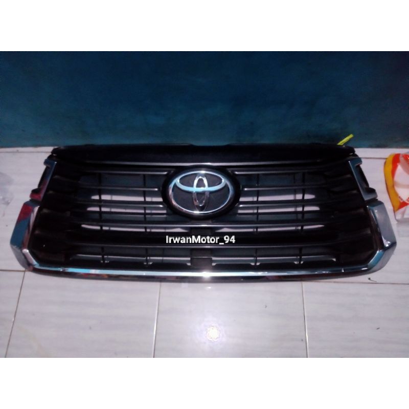 Grill depan Innova Reborn Venturer 2021 2022 Facelift