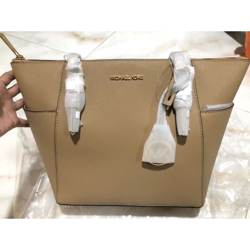 tas branded wanita Michael Kors Charlotte