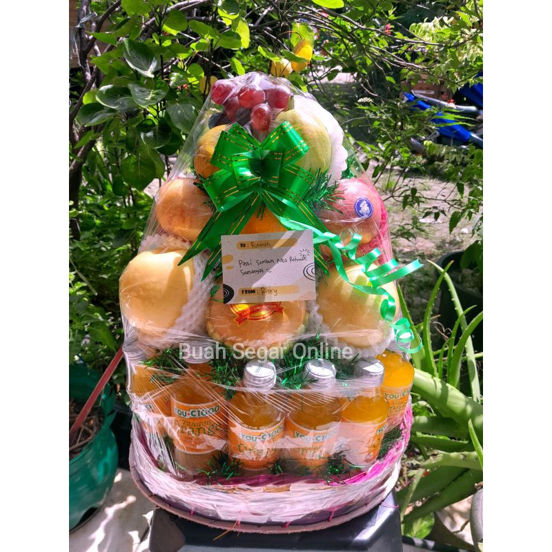 

Parcel Buah & 6 YouC - Free Ucapan