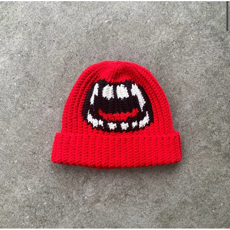 Fangs beanie