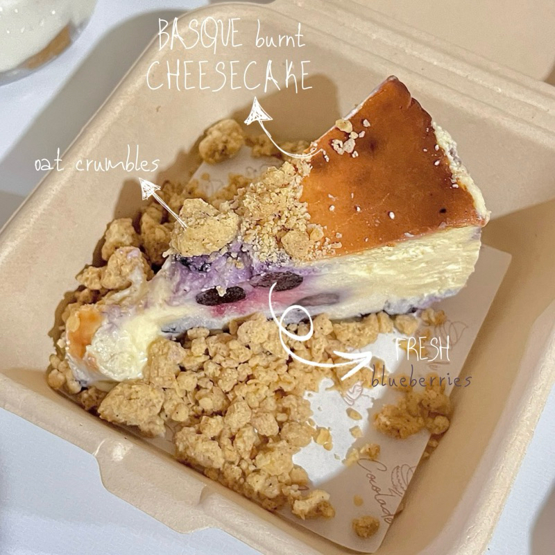 

SLICED BLUEBERRY CHEESECAKE WITH OATMEAL CRUMBLES