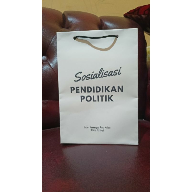 

Paper bag Putih