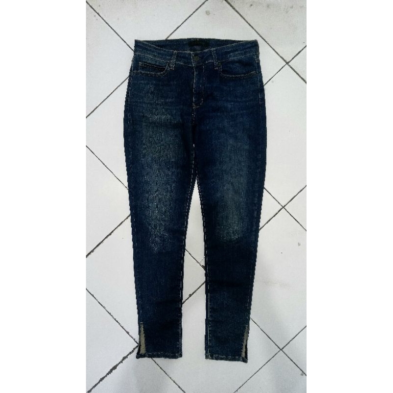 CELANA JEANS UNIQLO SECOND BRAND