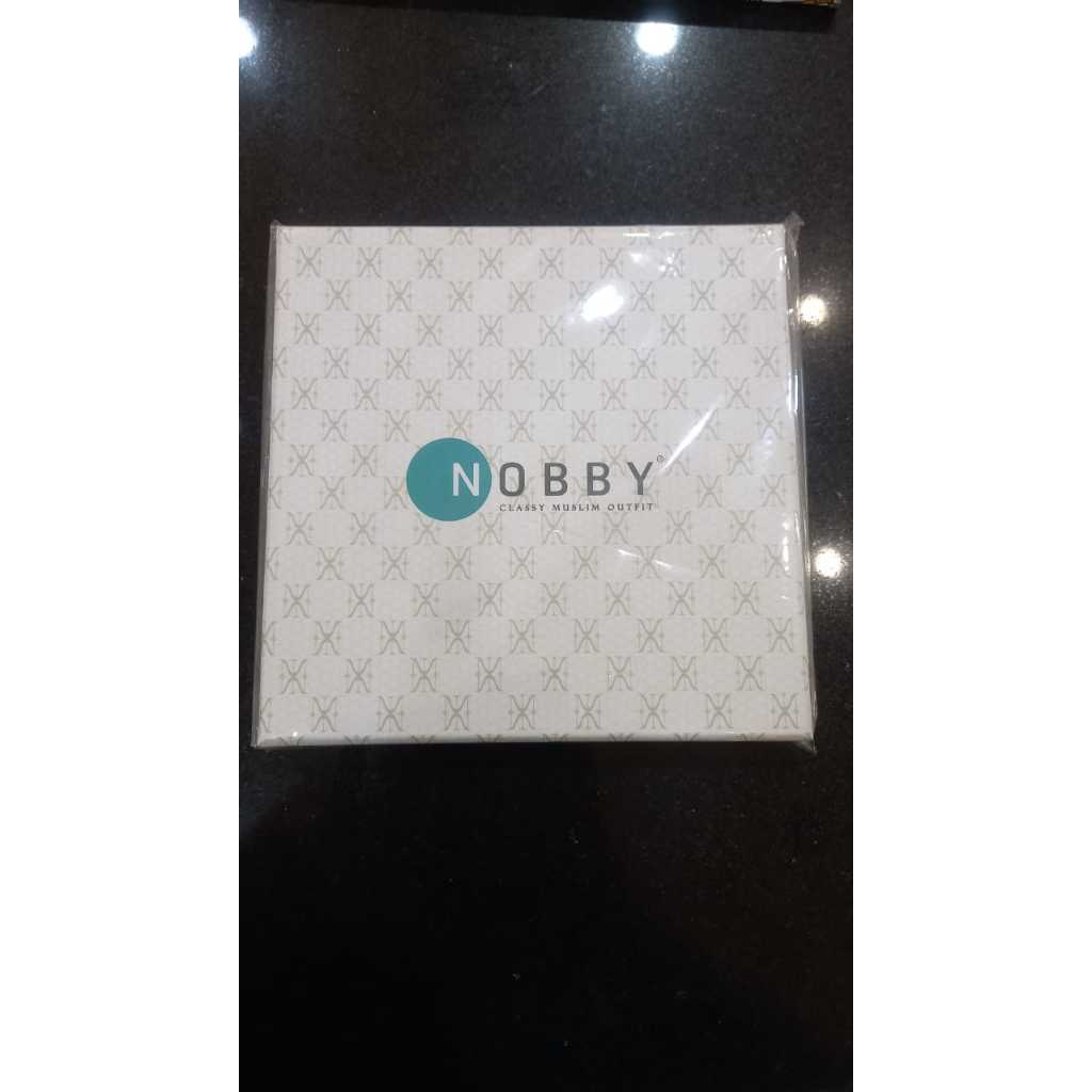 

Nobby Box Scarf Putih