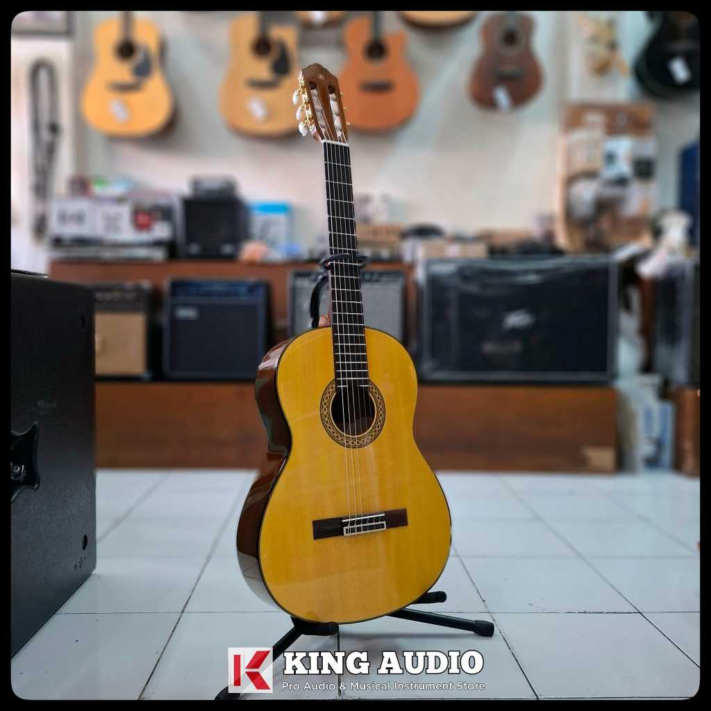Gitar Yamaha C390 C-390 C 390 Classic Nylon Guitar