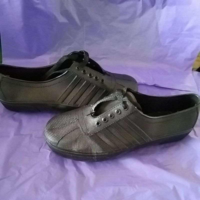 SEPATU AP DURI HITAM