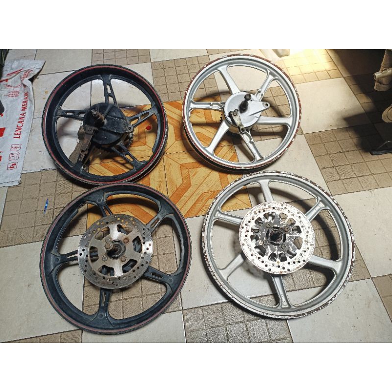 Velg Pelek D/B set Napgear & Tutup Kampas Yamaha Jupiter Z FI Injeksi & Jupiter Z Castweel ori bekas