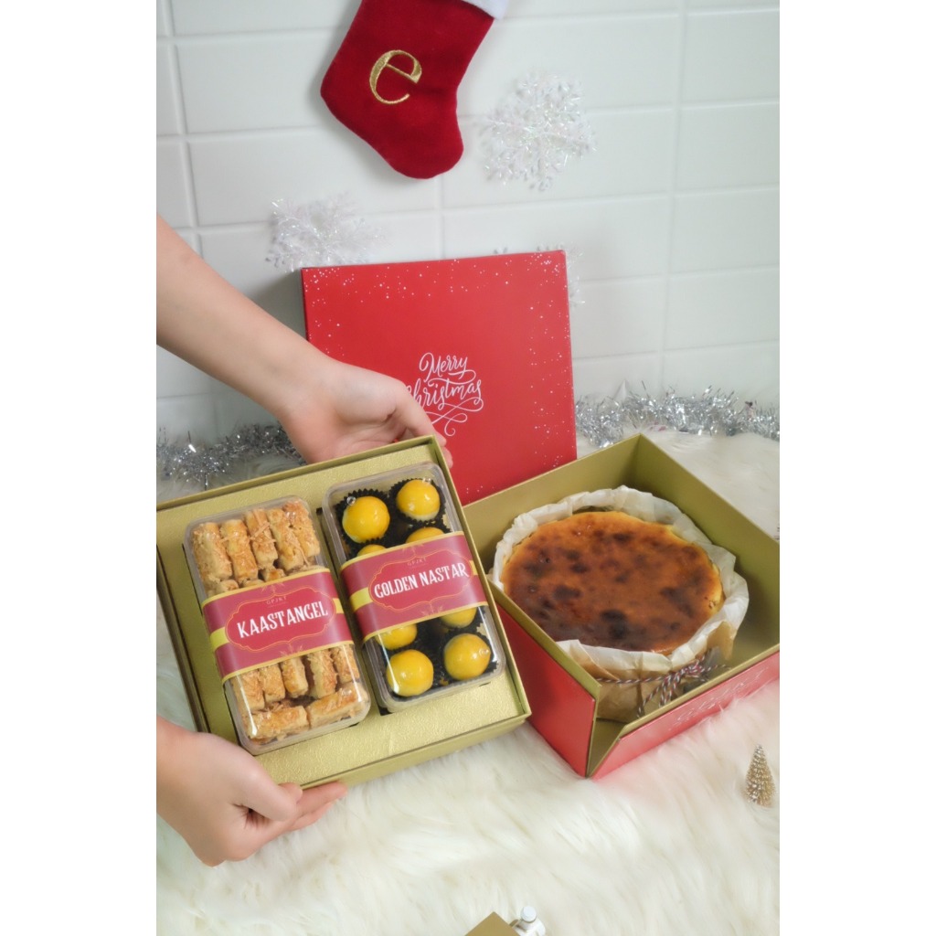 

Hampers Natal / Kue Kering / Kue Kering Premium / Burnt Cheesecake Brownie - WINTER WONDERLAND