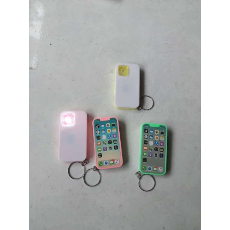 Gantungan kunci karakter handphone LED