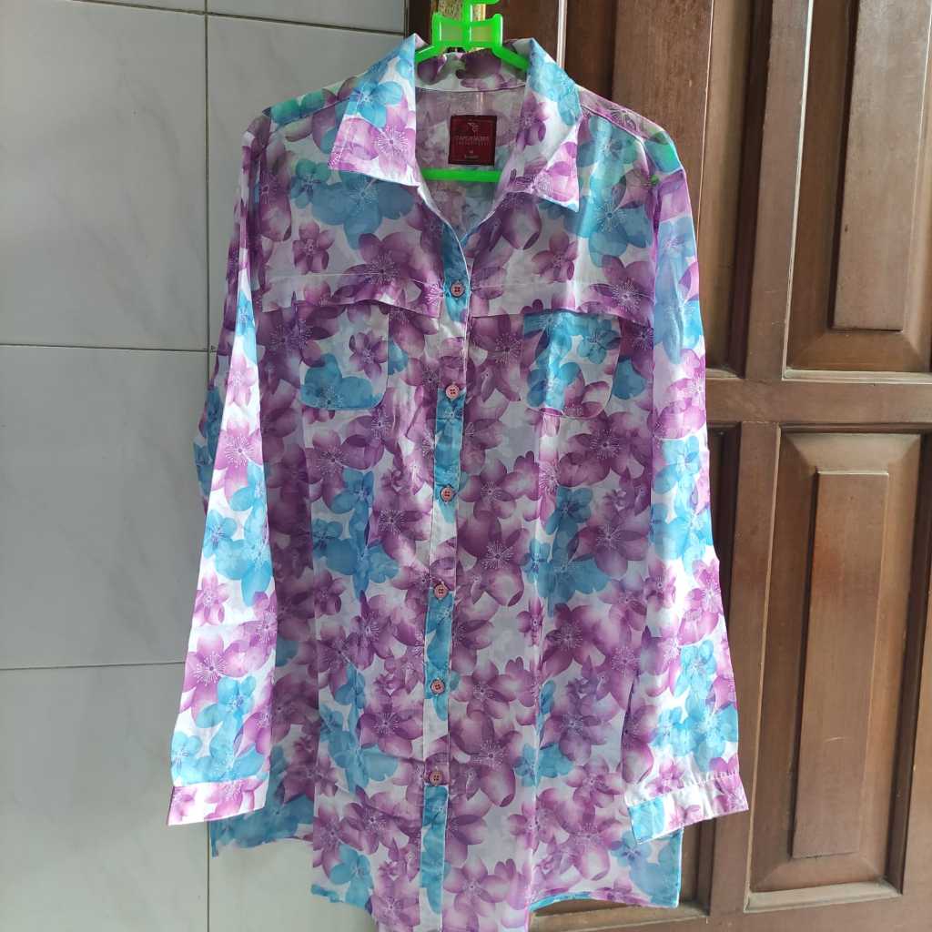 [PRELOVED] Blouse Kemeja Motif Bunga by Caesar Ladies Warna Purple Blue