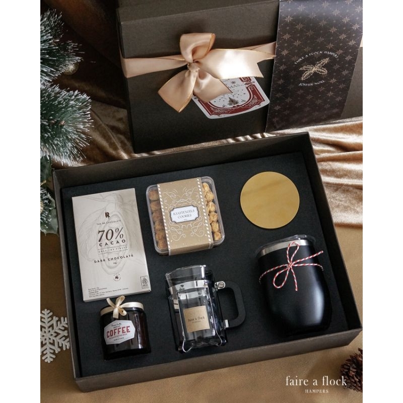 

lebaran gift hampers kado eid mubarak ultah thankyou tahun baru new year anniversary gift couple pacar cowok
