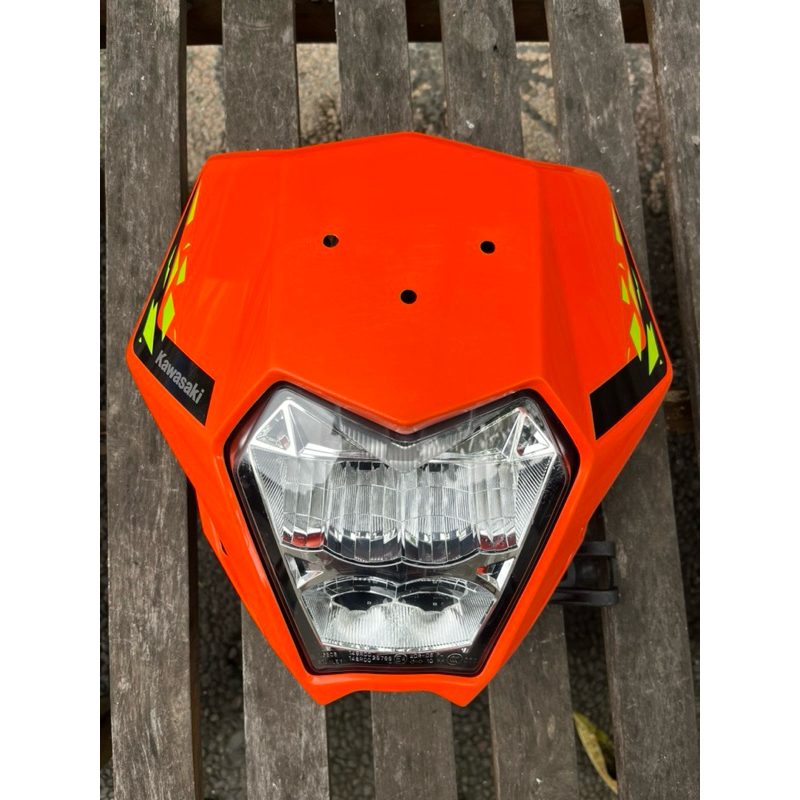 headlamp headlight batok cover kepala lampu depan set reflektor LED daymaker dan dudukan bracket spe