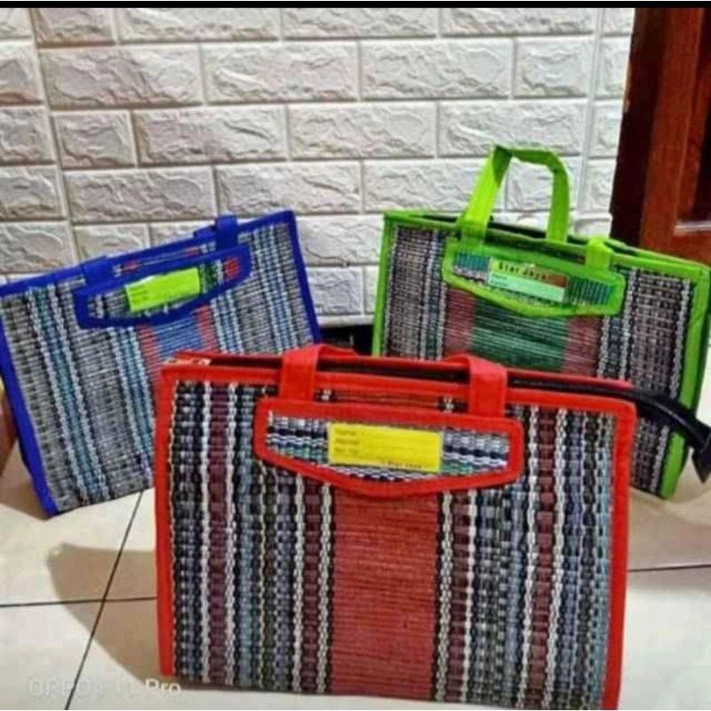 

Tas Hajat Tenun Ukuran JUMBO 30x20x7cm dan 36x26x14cm BAHAN LAPISAN SPONS