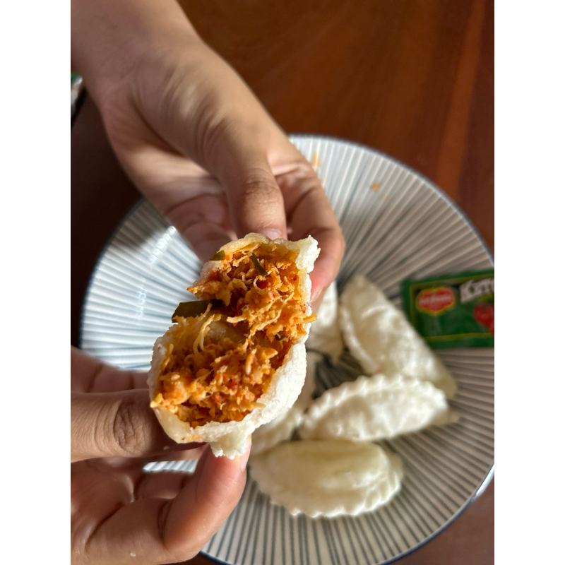 

CIRENG MERCON ISI AYAM SUWIR PEDAS