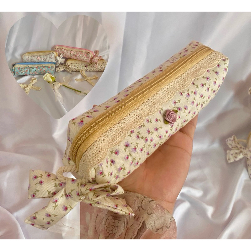 

fluffy pencil case aesthetic korea/kotak pensil flower vintage coquette