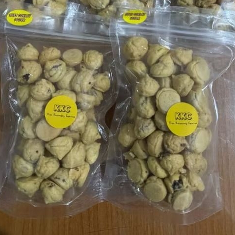 

Soes Coklat/ Soes kering dengan isi coklat 100 gram