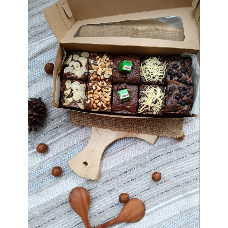 

Fudgy Brownies Simple Toping | Bisa Kirim Luar kota | brownies lumer enak |brownies Ter enak