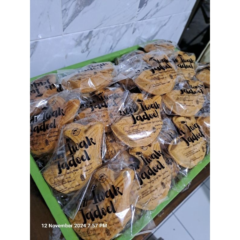 

Roti Ikan Jadoel, tahan 2 minggu