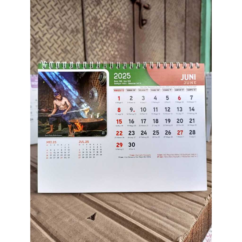 

KALENDER MEJA KALENDER DUDUK TAHUN 2025MOTIF MOTIVASI