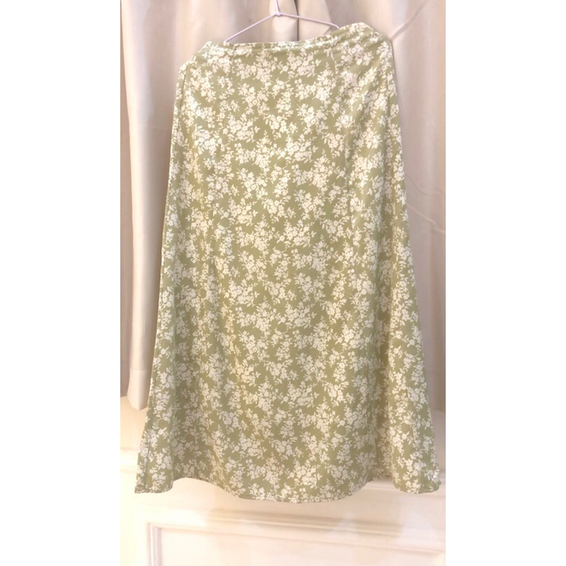 PRELOVED ROK BUNGA / ROK VINTAGE