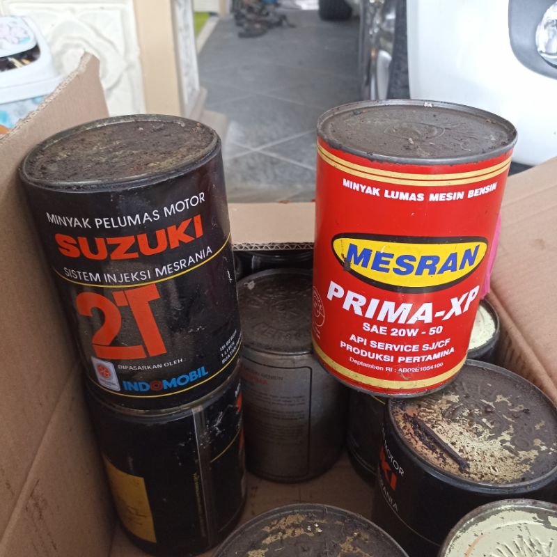 oli Suzuki 2 T kaleng