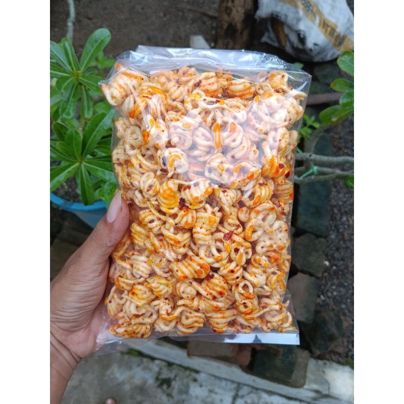 

KERUPUK KEONG PEDAS 250 GRAM SAMBAL ASLI