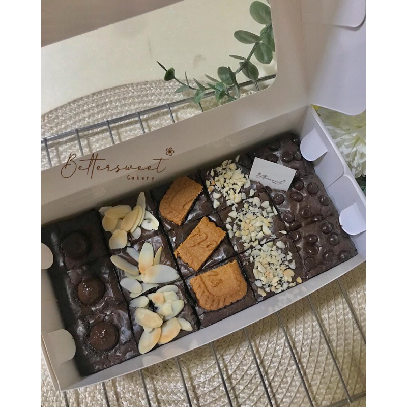 

Fudgy Brownies with Mix Topping | Halal & Premium Ingredients
