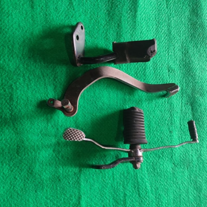 step Pootstep depan original satria fu