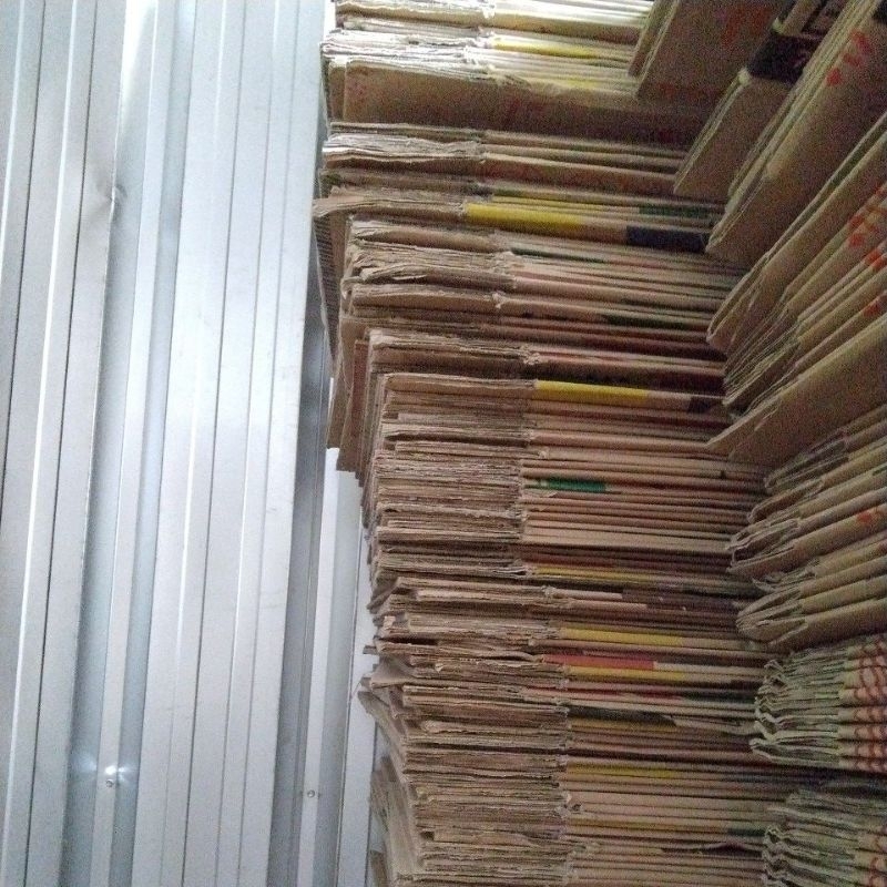 

Kardus ciki+indomie+minuman+sembako kiloan (per kg)