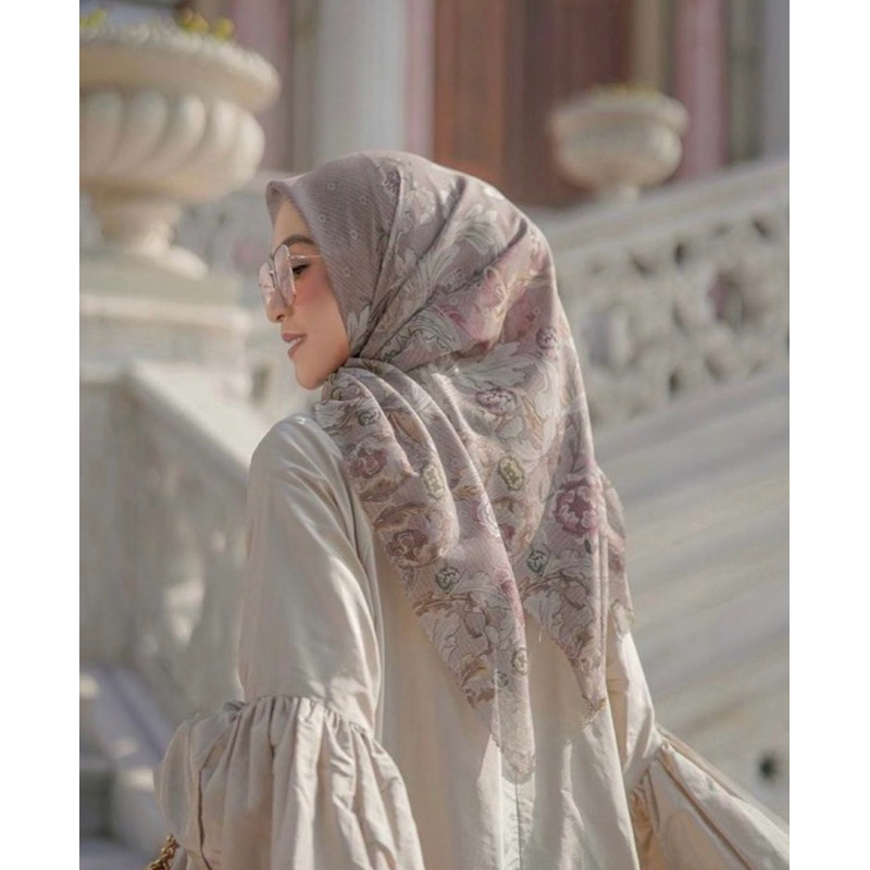 NEW Buttonscarves The Royale Series Royal Khaki